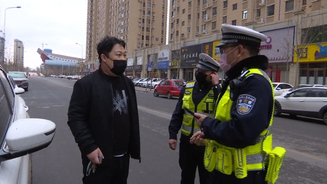 曲沃交警張?。嚎箵粢咔?不勝不歸